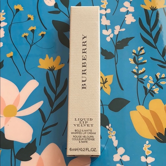 Burberry Liquid Lip Velvet NWT Regiment Red No. 37 - Picture 4 of 12